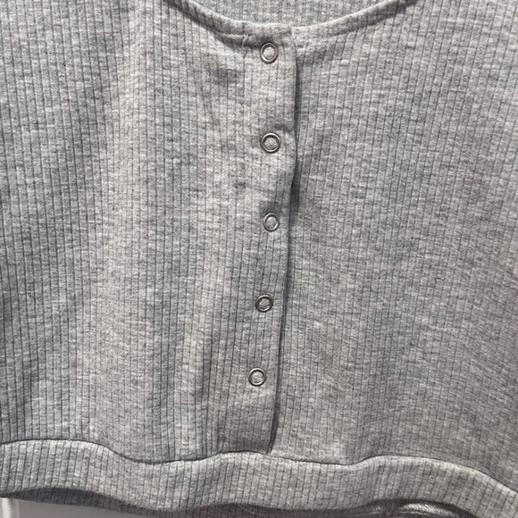 🧁Garage Gray Button Up Top summer preppy minimal coquette cottagecore feminine - Picture 3 of 8